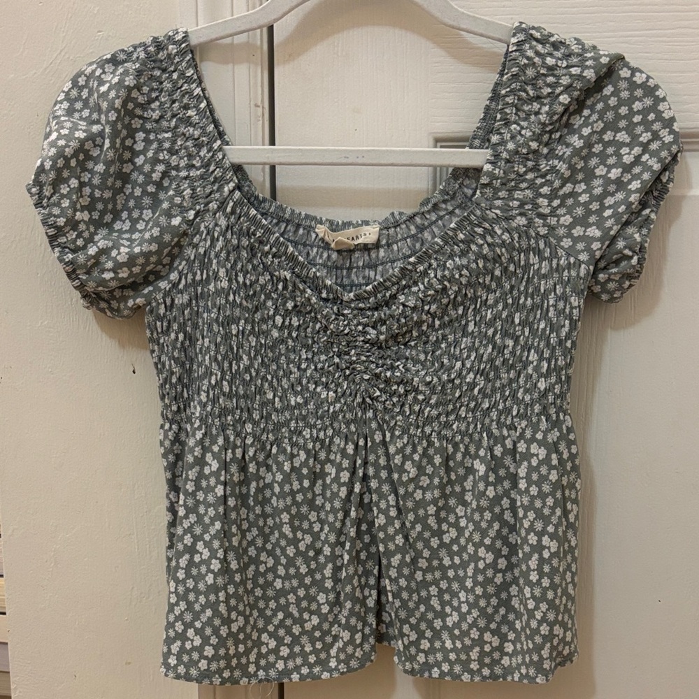 PacSun Gray Floral Smocked Blouse